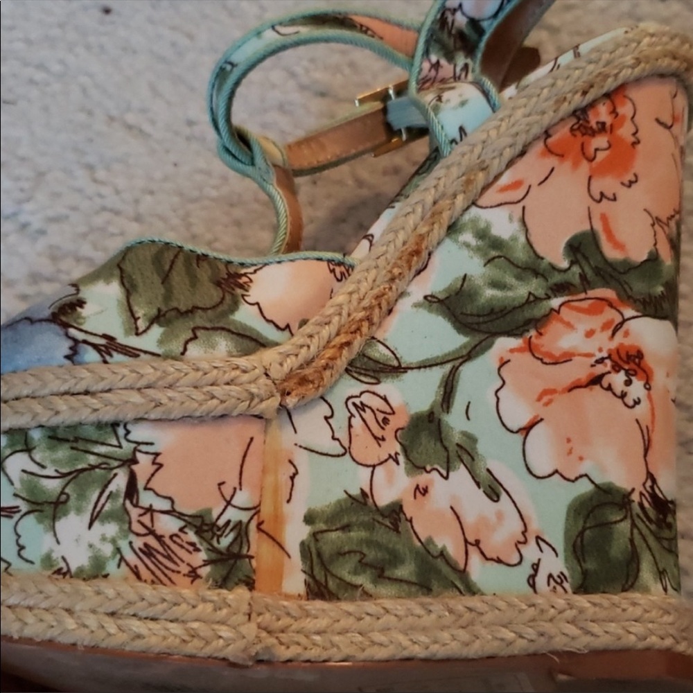 Shoedazzle Maddison Wedges